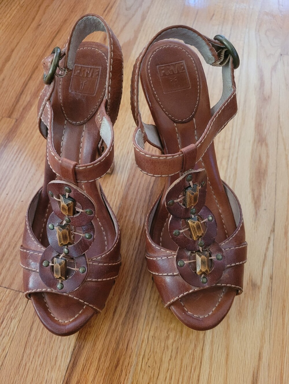 FRYE Brown Leather T-Strap Heeled Sandals with Decorative Studs Size 9